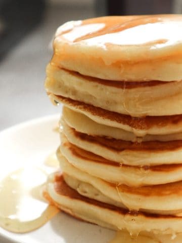 Yogurt pancakes on a plate.