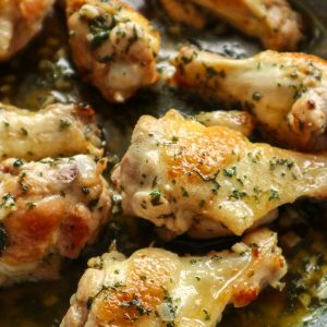 The featured image for garlic butter wings.