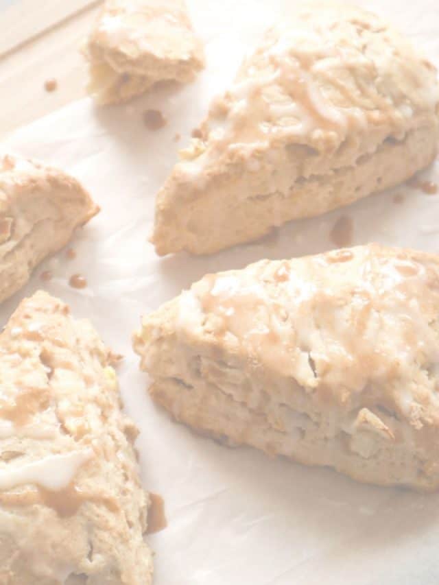 Easy cinnamon scones with apple