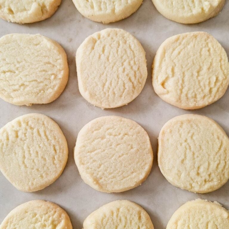 Six sand tarts.