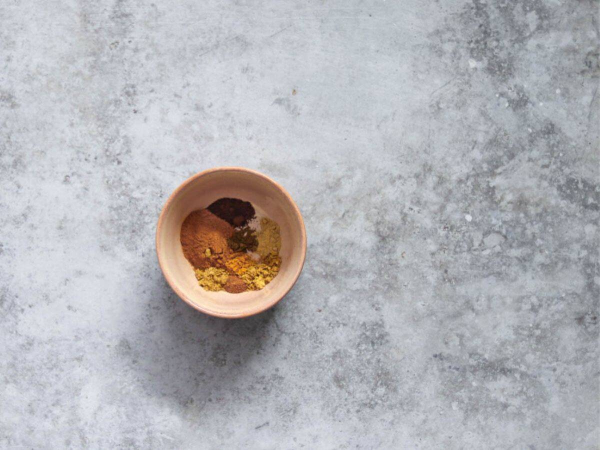 All the ingredients for my speculaas spice mix recipe in a bowl.